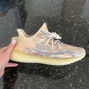 Yeezys boost 350 v2 oat.  Worn about two times. Size 7 Men